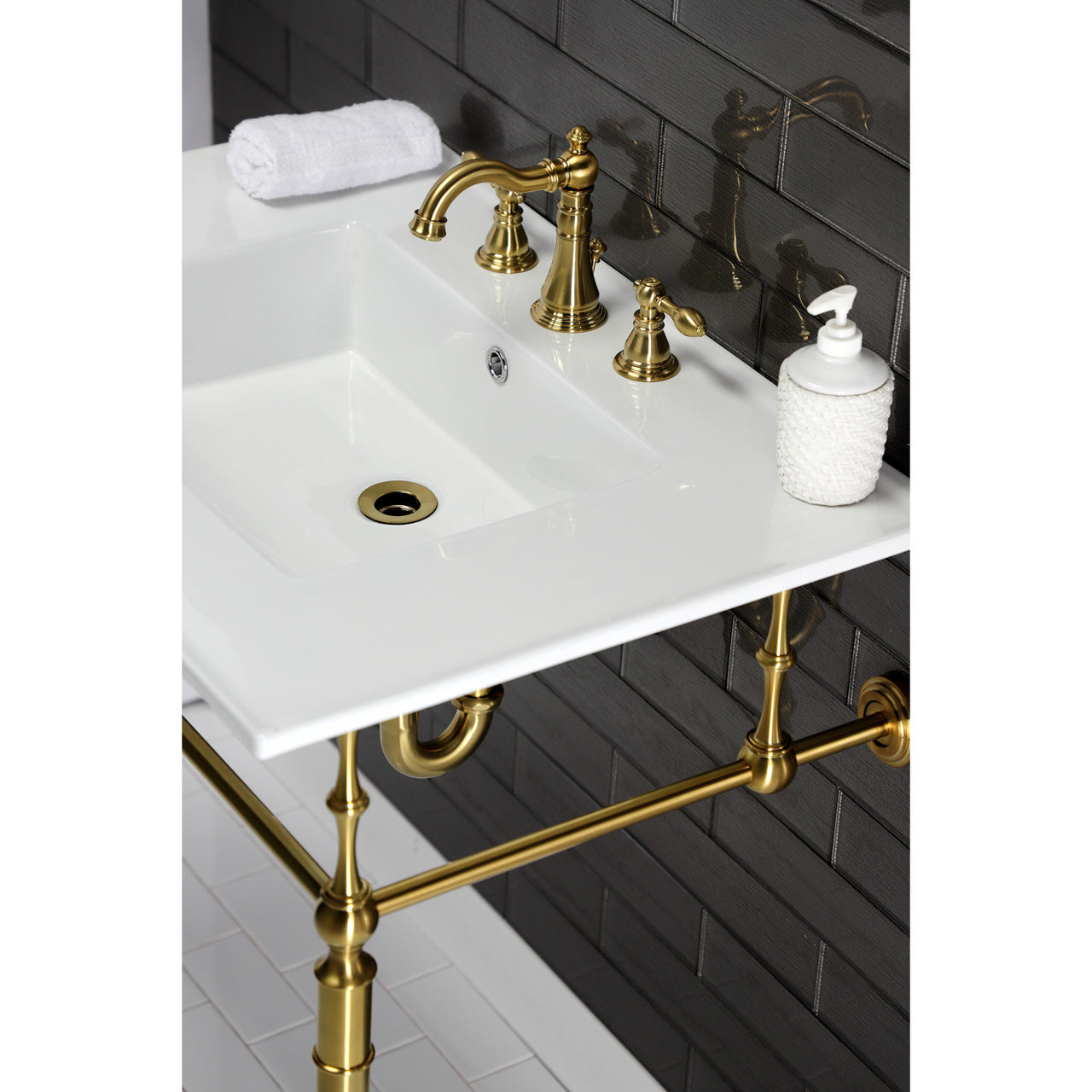 Continental 31 x 22 Ceramic Vanity Top W/ 3 Holes & Integrated Basin - BNGBath